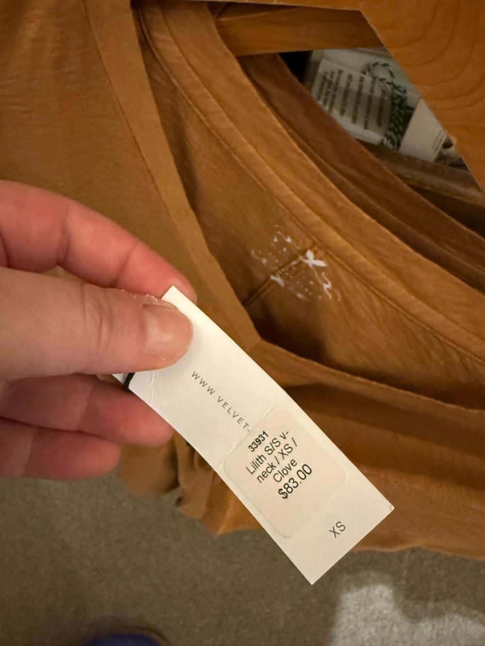 Lilith V-Neck Tee - Picture 4 of 5